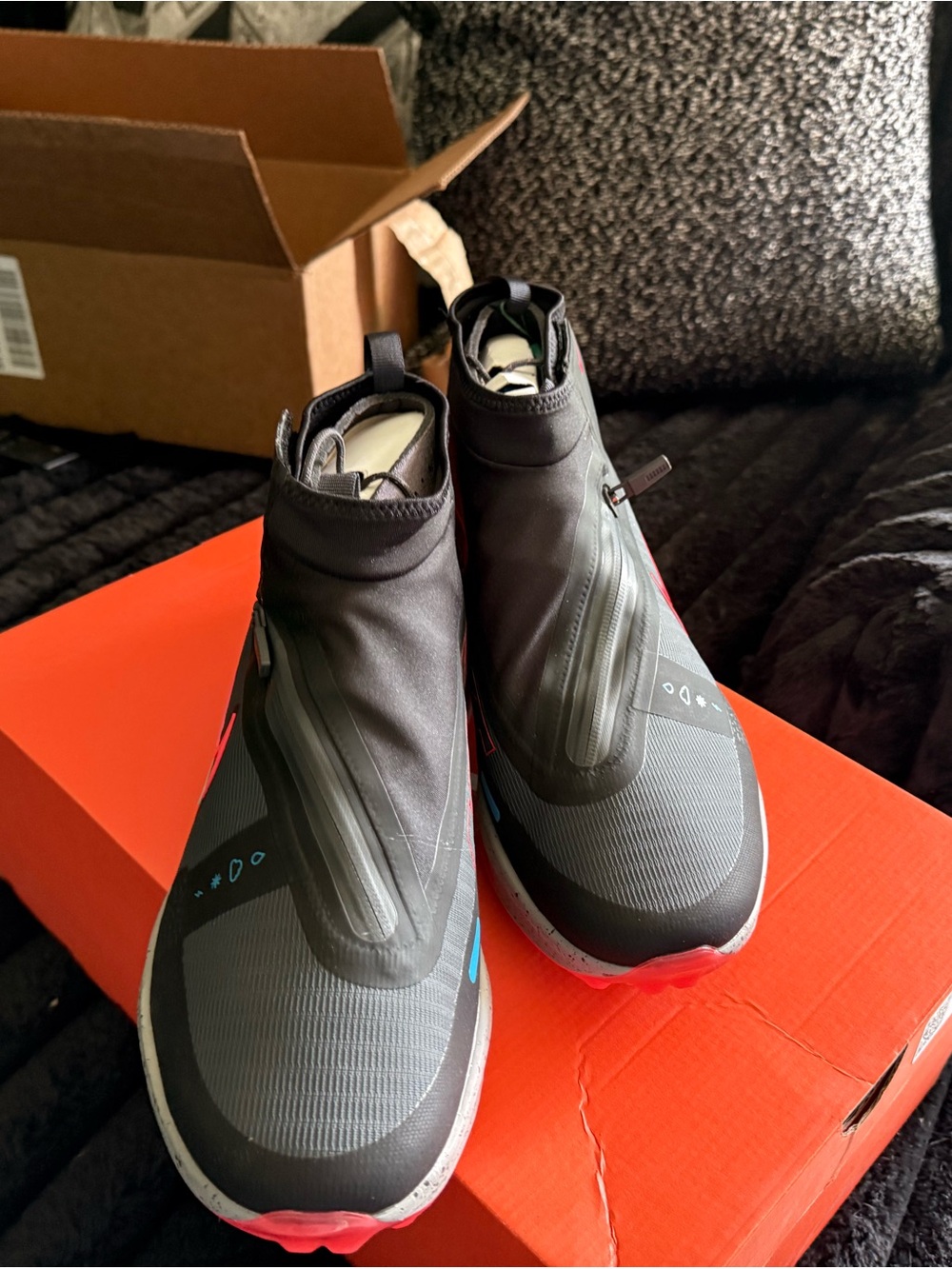 Men's Black Slip-On Athletic Shoes